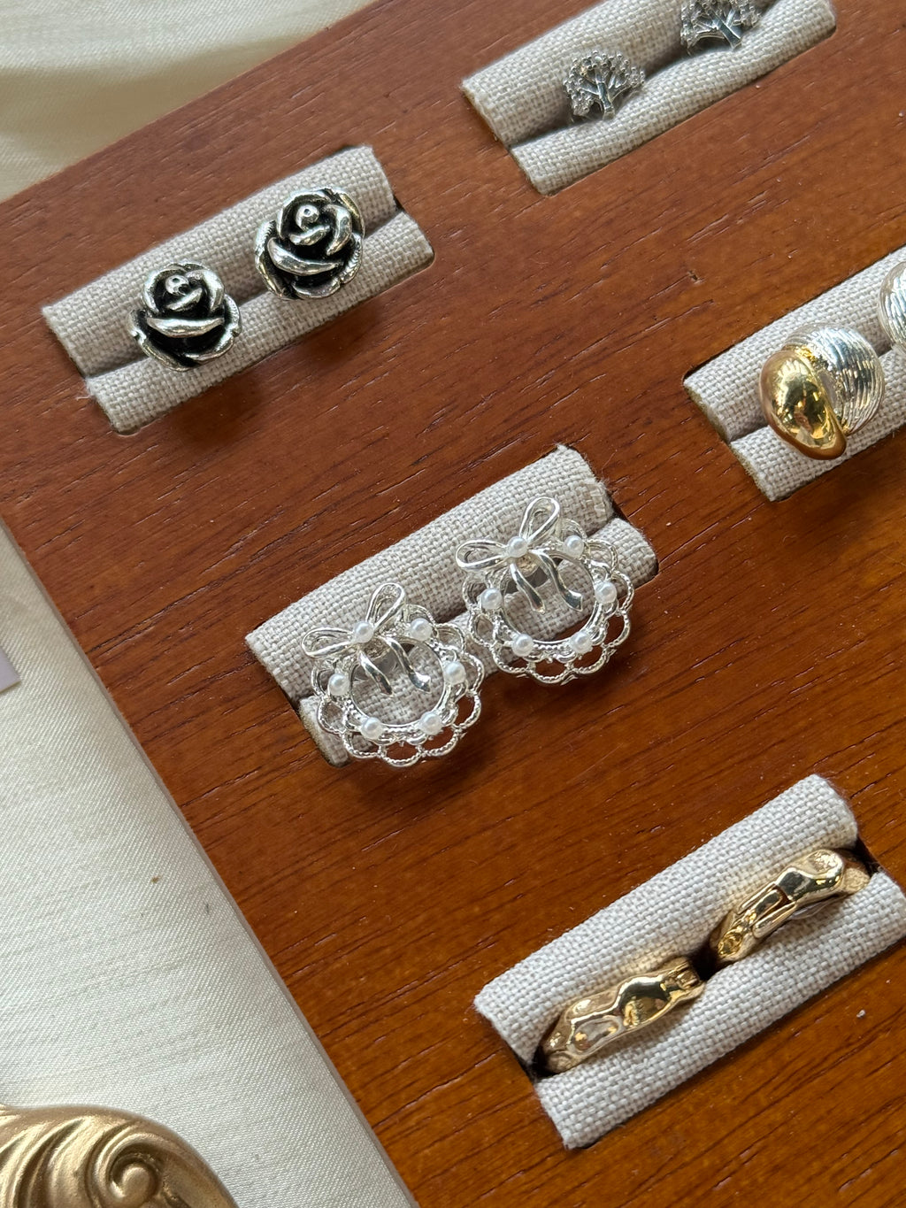 蝴蝶結花圈耳環