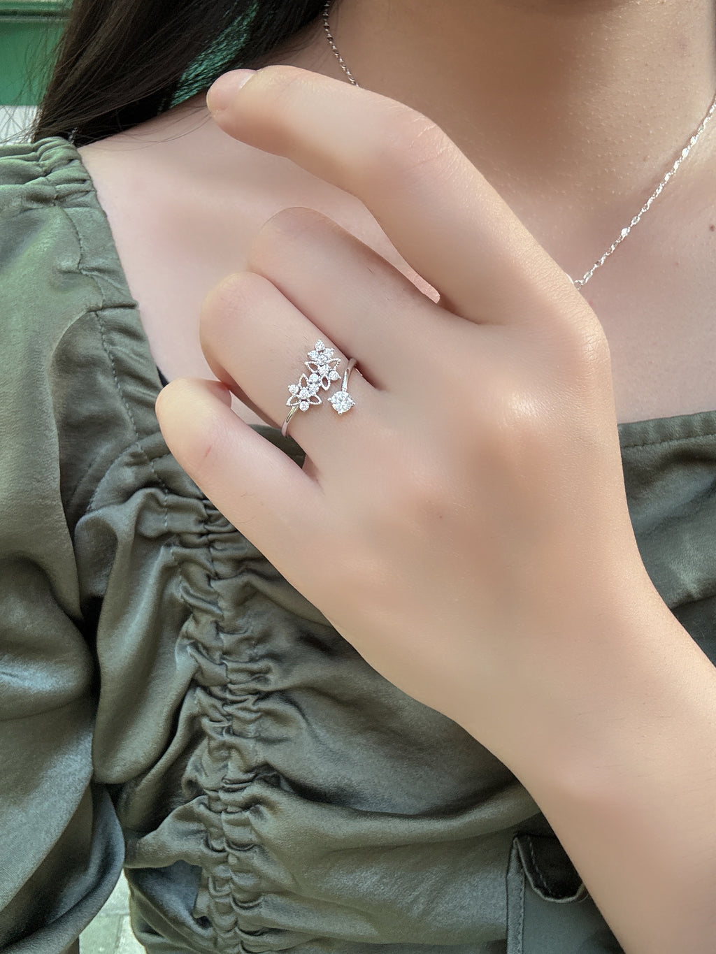 雪花紛飛戒指（戒圍可微調）