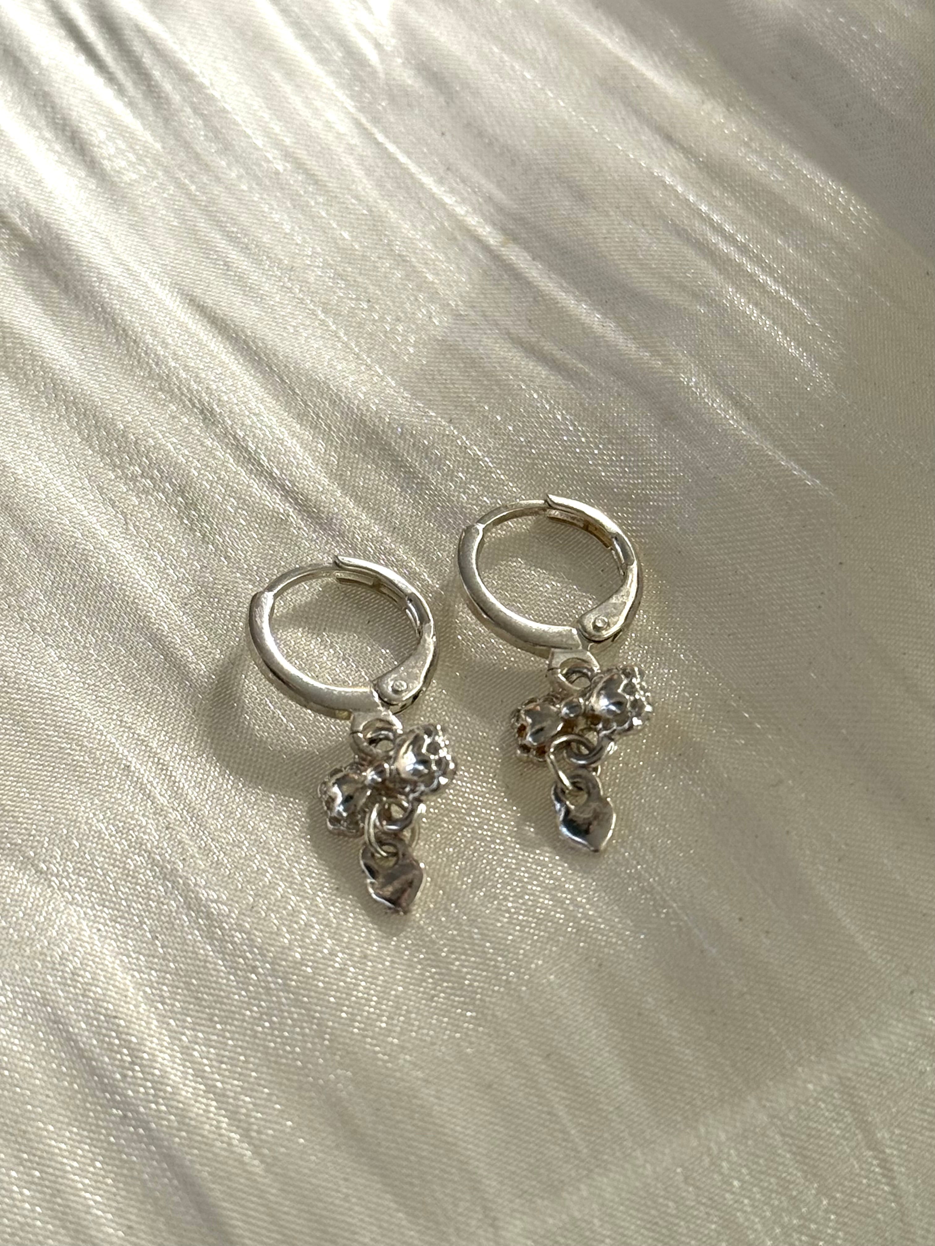 樂佩迷你蝴蝶結耳扣