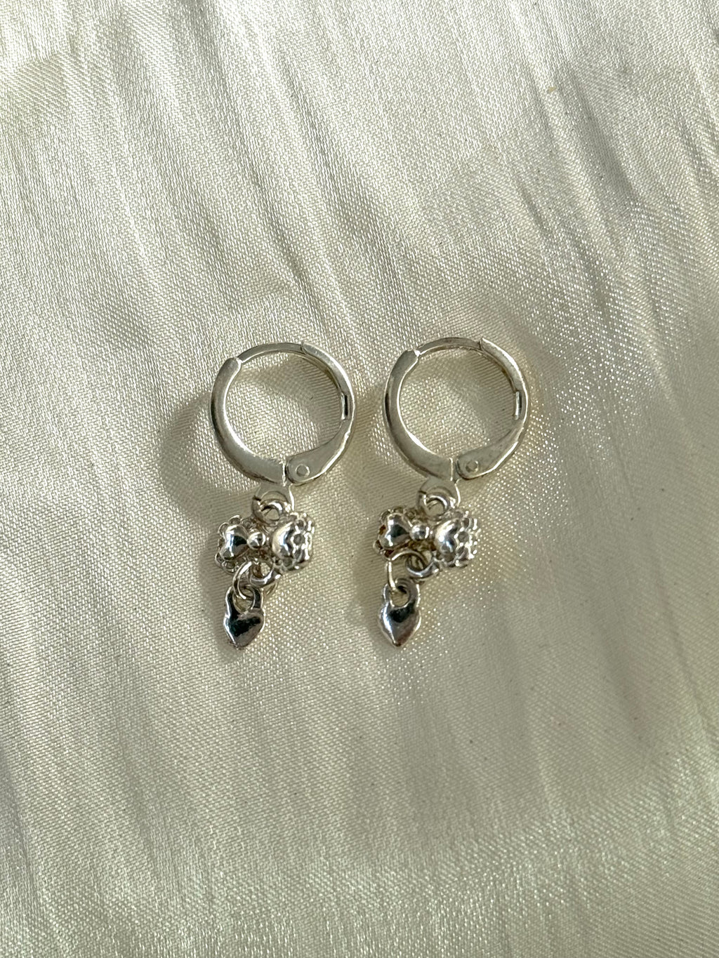 樂佩迷你蝴蝶結耳扣