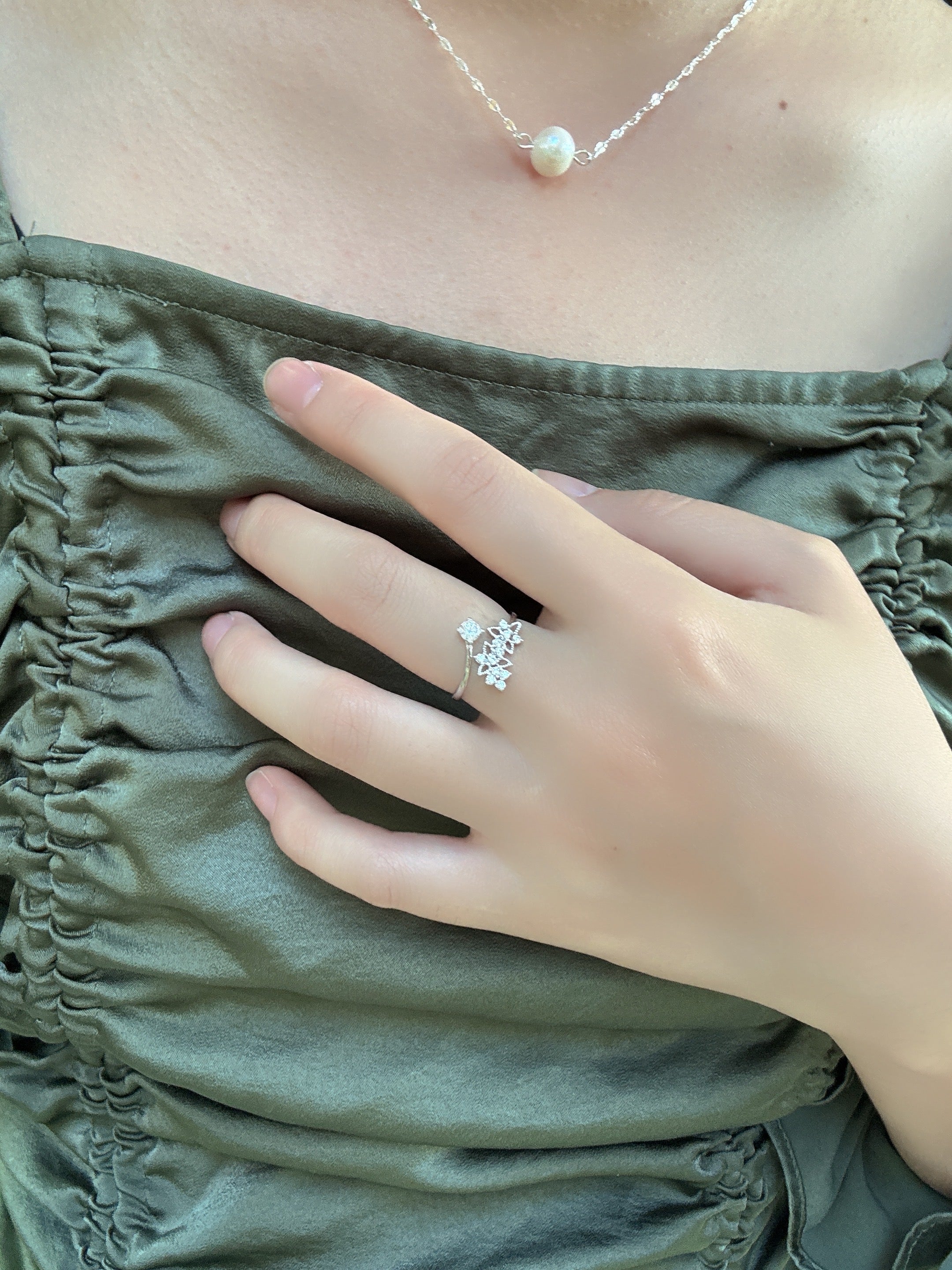 雪花紛飛戒指（戒圍可微調）