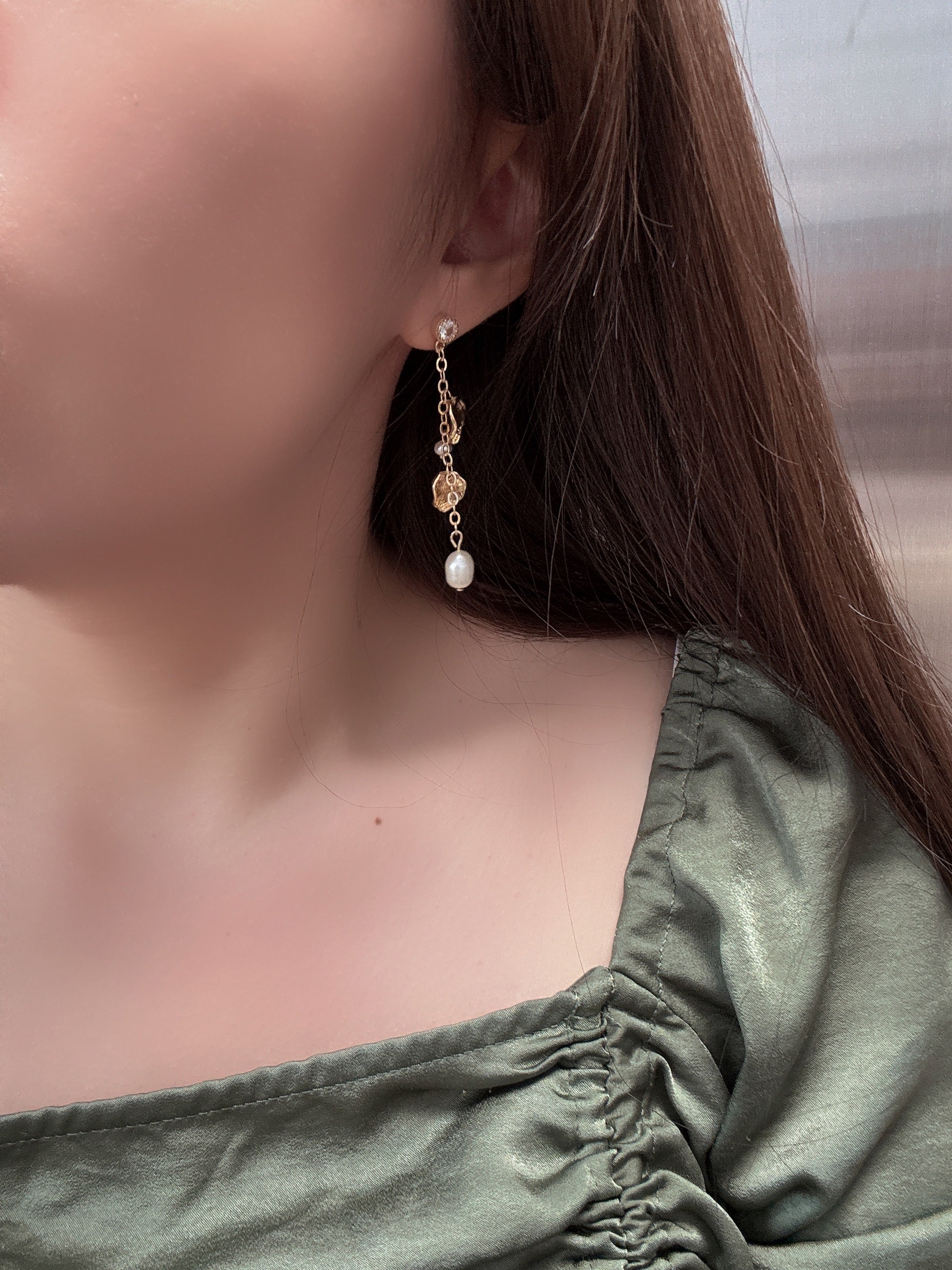 Lueur de Perle 珍珠微光垂墜耳環