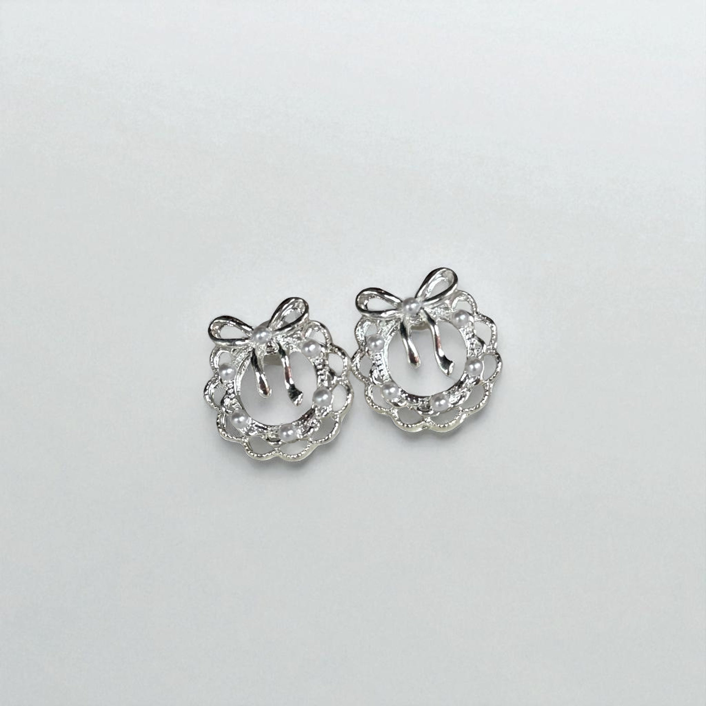 蝴蝶結花圈耳環