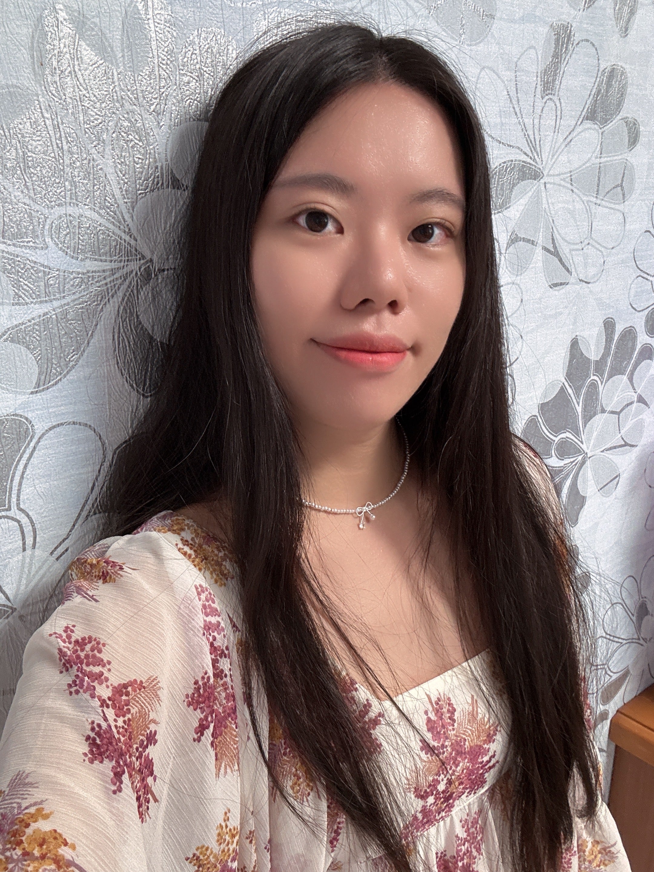 「Bow to Love」銀色蝴蝶結項鍊