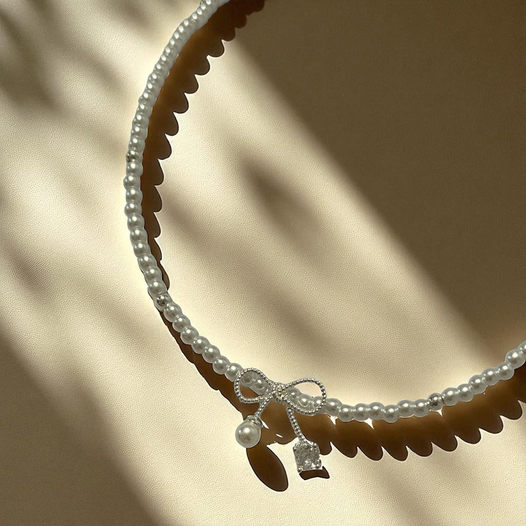 「Bow to Love」銀色蝴蝶結項鍊