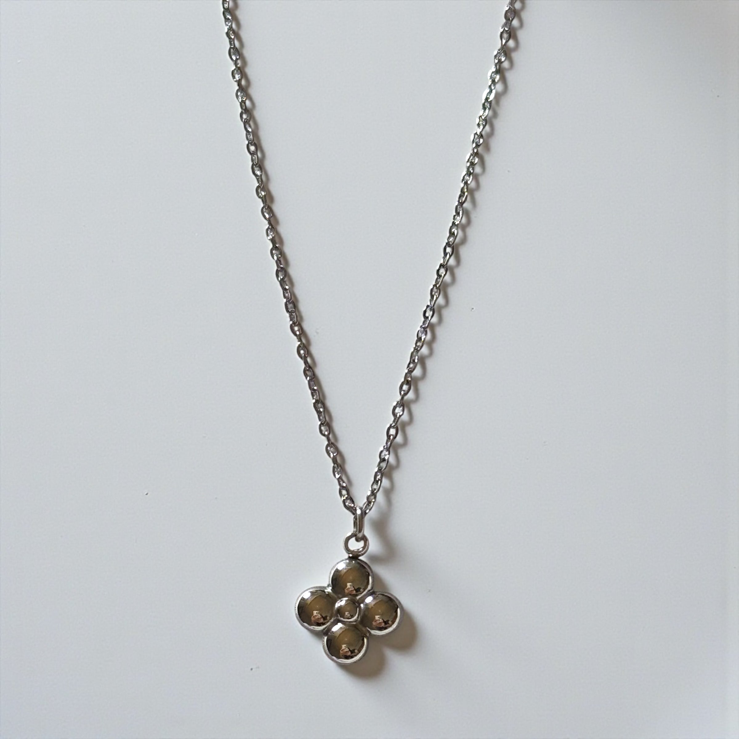 巴黎雨滴 · 優雅花瓣項鍊