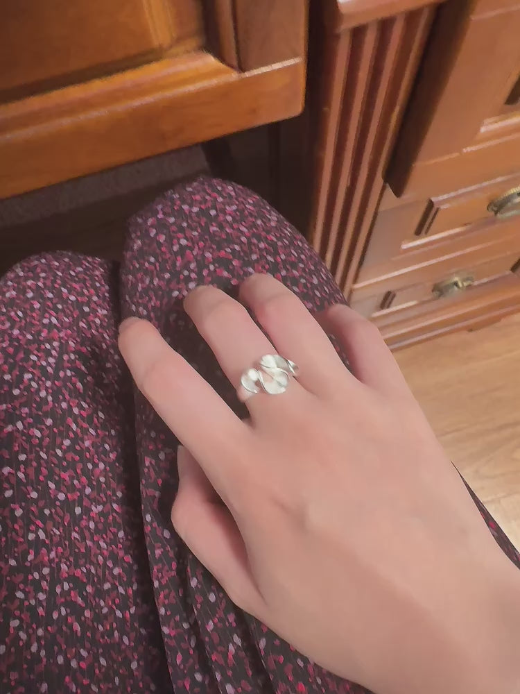 奶油花啞光戒指